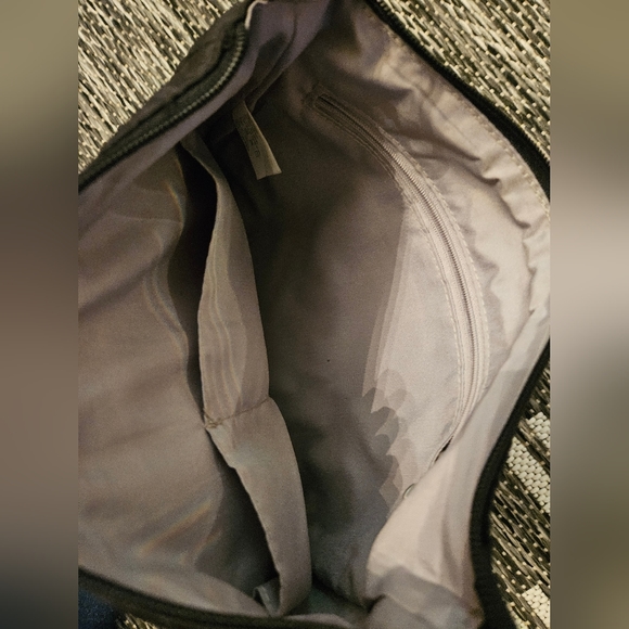 Baggallini Nylon Crossbody Medium Size Bag - Picture 8 of 8